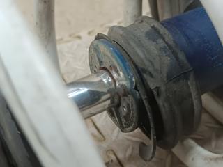 Стойка передняя TOYOTA NOAH AZR65 1AZ-FSE TRD48510-AR610, TRD48520-AR610 3 ракурс