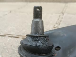 Рычаг левый передний TOYOTA ISIS ANM10 1AZ-FSE 2 ракурс