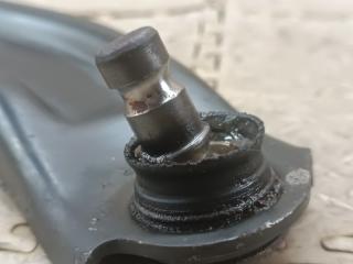 Рычаг правый передний NISSAN NOTE HE12 HR12DE 4 ракурс Рычаг правый передний NISSAN NOTE HE12 HR12DE 4 ракурс