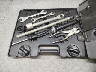 Ящик под инструменты MITSUBISHI PAJERO V65W 6G74 GDI MR402260 3 ракурс