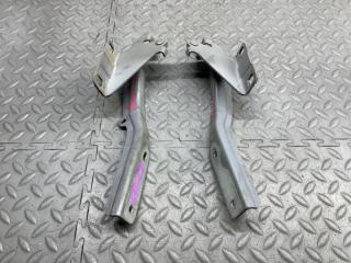 Петля капота NISSAN NV200 VM20 HR16DE 1 ракурс Петля капота NISSAN NV200 VM20 HR16DE 1 ракурс