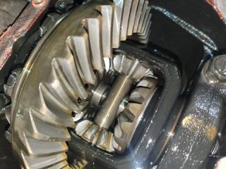 Балка подвески задняя TOYOTA CROWN JZS171 1JZ-GE 2 ракурс