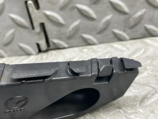 Крепеж бампера правый передний MAZDA DEMIO DJ3FS P3-VPS D09H 50 0T1 3 ракурс