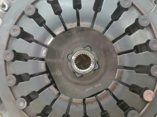 Маховик NISSAN SKYLINE HNV37 VQ35HR 301001MG0B, 302104GA0A 2 ракурс