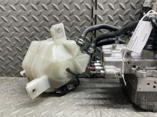 Главный тормозной цилиндр TOYOTA PRIUS ZVW30 2ZR-FXE 47270-47130 2 ракурс