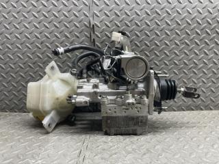 Главный тормозной цилиндр TOYOTA PRIUS ZVW30 2ZR-FXE 47270-47130 1 ракурс