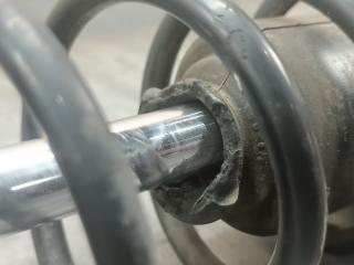 Стойка левая передняя MITSUBISHI EK WAGON H81W 3G83 MR961855 3 ракурс Стойка левая передняя MITSUBISHI EK WAGON H81W 3G83 MR961855 3 ракурс
