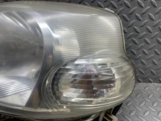 Фара левая передняя DAIHATSU ESSE L235S 100-51824 3 ракурс Фара левая передняя DAIHATSU ESSE L235S 100-51824 3 ракурс