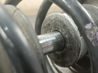 Стойка правая передняя DAIHATSU MIRA COCOA L675S KF 48510-B2B02 3 ракурс