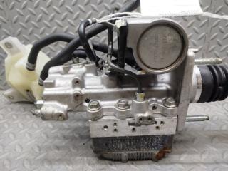 Главный тормозной цилиндр TOYOTA PRIUS ZVW30 2ZR-FXE 47210-47290 3 ракурс