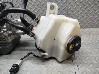 Главный тормозной цилиндр TOYOTA PRIUS ZVW30 2ZR-FXE 47270-47300 4 ракурс