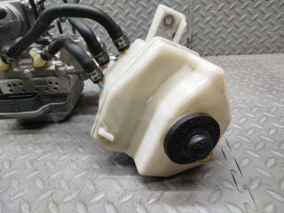 Главный тормозной цилиндр TOYOTA PRIUS ZVW30 2ZR-FXE 47210-47290 4 ракурс