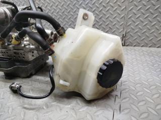 Главный тормозной цилиндр TOYOTA PRIUS ZVW30 2ZR-FXE 47270-47130 4 ракурс