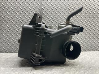 Корпус воздушного фильтра TOYOTA ISIS ANM10 17701-22100 2 ракурс Корпус воздушного фильтра TOYOTA ISIS ANM10 17701-22100 2 ракурс