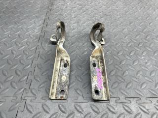 Петля капота SUZUKI EVERY DA52V 1 ракурс