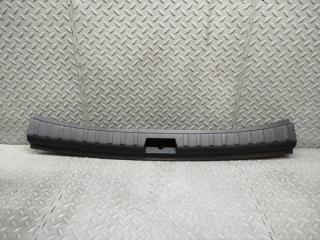 Фото запчасти накладка замка багажника LAND ROVER FREELANDER 2008 контрактная запчасть Запчасть накладка замка багажника LAND ROVER FREELANDER 2008