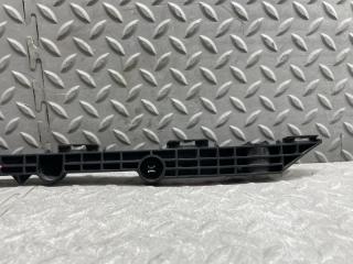 Крепеж бампера правый задний TOYOTA SAI AZK10 52575-75010 3 ракурс
