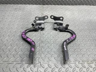 Петля капота TOYOTA VITZ NSP130 1 ракурс Петля капота TOYOTA VITZ NSP130 1 ракурс