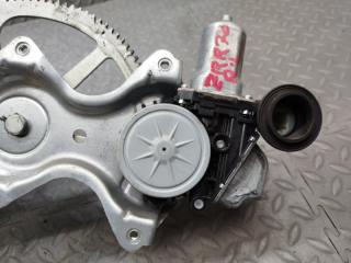Стеклоподъемник левый задний TOYOTA NOAH ZRR70 85710-28140 3 ракурс