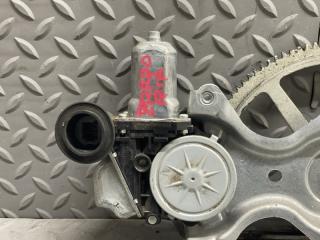 Стеклоподъемник правый задний TOYOTA NOAH ZRR70 85710-28150 3 ракурс