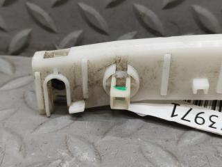Крепеж бампера правый передний NISSAN AD VY12 62223CV000 3 ракурс