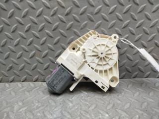 Мотор стеклоподъемника левый задний AUDI A4 8K CDN 8K0959811A 1 ракурс