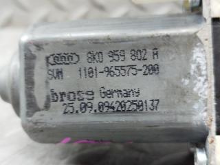 Мотор стеклоподъемника правый передний AUDI A4 8K CDN 8K0959802A 3 ракурс