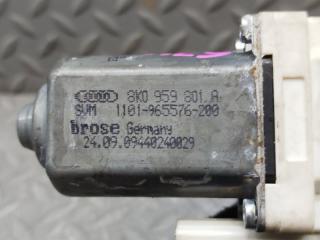 Мотор стеклоподъемника левый передний AUDI A4 8K CDN 8K0959801A 3 ракурс