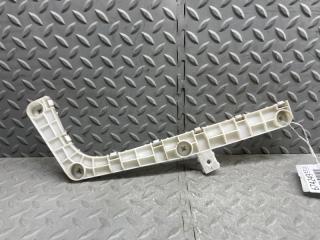 Крепеж бампера правый задний MITSUBISHI DELICA D:5 CV5W 4B12 1 ракурс