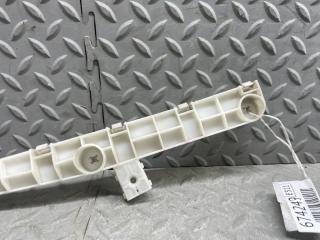 Крепеж бампера правый задний MITSUBISHI DELICA D:5 CV5W 4B12 3 ракурс