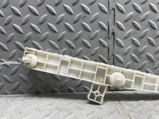 Крепеж бампера правый задний MITSUBISHI DELICA D:5 CV5W 4B12 5 ракурс