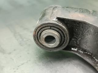 Рычаг правый передний SUBARU LEGACY BH5 EJ202DWEAE 3 ракурс Рычаг правый передний SUBARU LEGACY BH5 EJ202DWEAE 3 ракурс