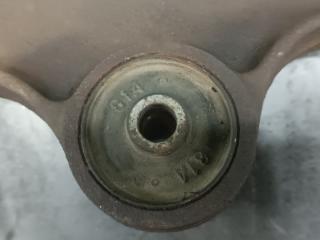 Тяга продольная левая передняя SUZUKI JIMNY JB23W K6A-T 3 ракурс