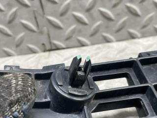 Крепеж бампера левый передний TOYOTA PRIUS ZVW30 2ZR-FXE 52116-47020 3 ракурс