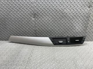 Запчасть накладка на торпеду передняя левая BMW X1 2011