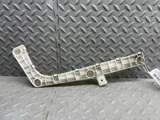 Крепеж бампера правый задний MITSUBISHI DELICA D:5 CV5W 4B12 1 ракурс