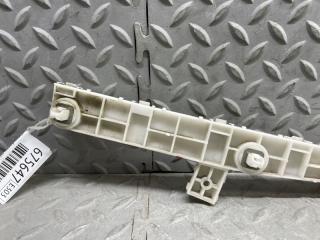 Крепеж бампера правый задний MITSUBISHI DELICA D:5 CV5W 4B12 5 ракурс