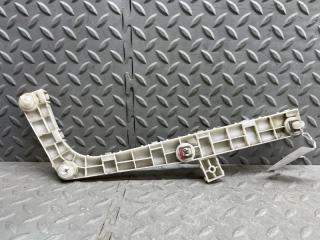 Крепеж бампера левый задний MITSUBISHI DELICA D:5 CV5W 4B12 4 ракурс