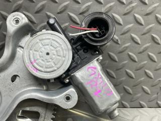 Стеклоподъемник левый задний TOYOTA MARK II GX110 85710-22410 3 ракурс
