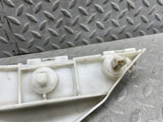 Крепеж бампера правый передний TOYOTA NOAH ZRR70 3ZR-FE 52115-28130 3 ракурс