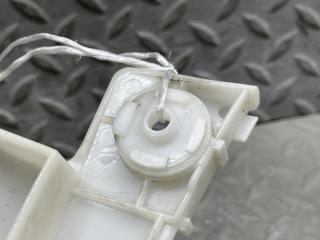 Крепеж бампера правый передний TOYOTA NOAH ZRR70 3ZR-FE 52115-28130 4 ракурс