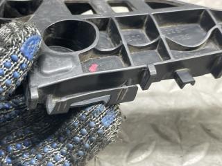 Крепеж бампера правый передний TOYOTA SIENTA NSP170 2NR-FKE 52143-52220 4 ракурс