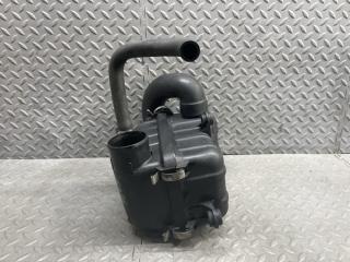 Корпус воздушного фильтра SUZUKI JIMNY JB23W K6A-T 81A-A02 2 ракурс