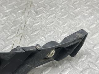 Крепеж бампера правый задний TOYOTA PASSO KGC10 1KR-FE 52155-B1010 3 ракурс