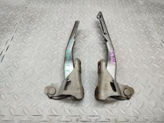 Петля капота HONDA FIT GD3 L15A VTEC 2 ракурс Петля капота HONDA FIT GD3 L15A VTEC 2 ракурс