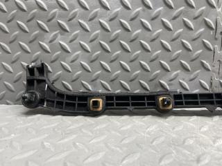Крепеж бампера левый задний TOYOTA SAI AZK10 52576-75010 5 ракурс Крепеж бампера левый задний TOYOTA SAI AZK10 52576-75010 5 ракурс