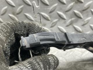 Крепеж бампера левый передний TOYOTA SIENTA NSP170 2NR-FKE 52144-52230 5 ракурс