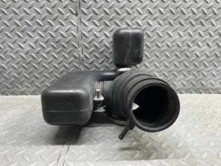 Патрубок воздушн.фильтра MITSUBISHI PROUDIA S32A 6G74 GDI MR404003 1 ракурс