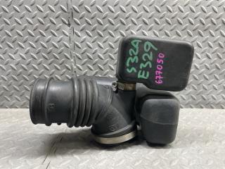 Патрубок воздушн.фильтра MITSUBISHI PROUDIA S32A 6G74 GDI MR404003 4 ракурс