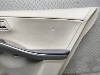 Обшивка дверей правая задняя TOYOTA SAI AZK10 2AZ-FXE 67703-X1U00 3 ракурс